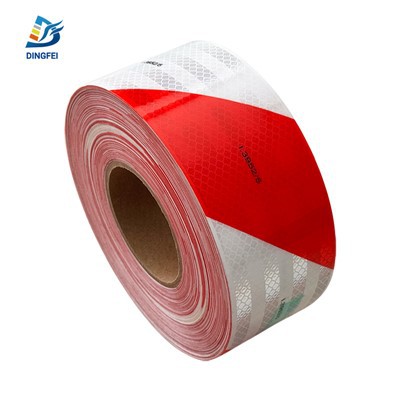 ملصقات عاكسة مقطورة